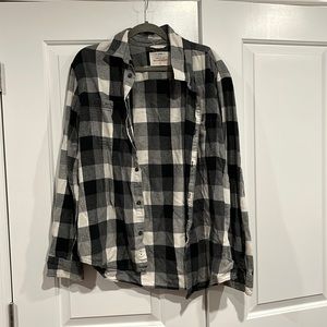Mens black and white flannel XL urban pipeline